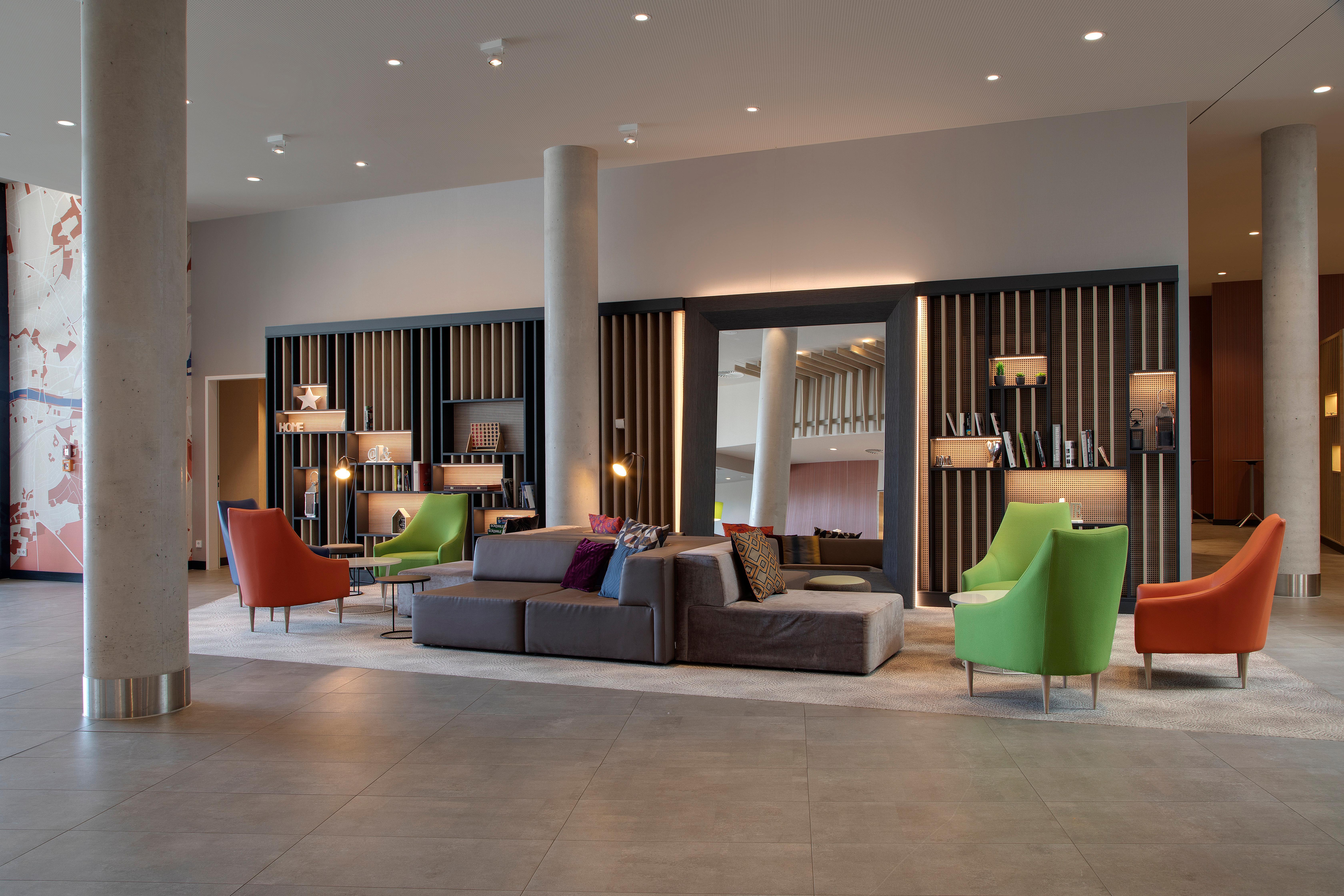 Holiday Inn Frankfurt Airport By Ihg Frankfurt am Main Exterior photo