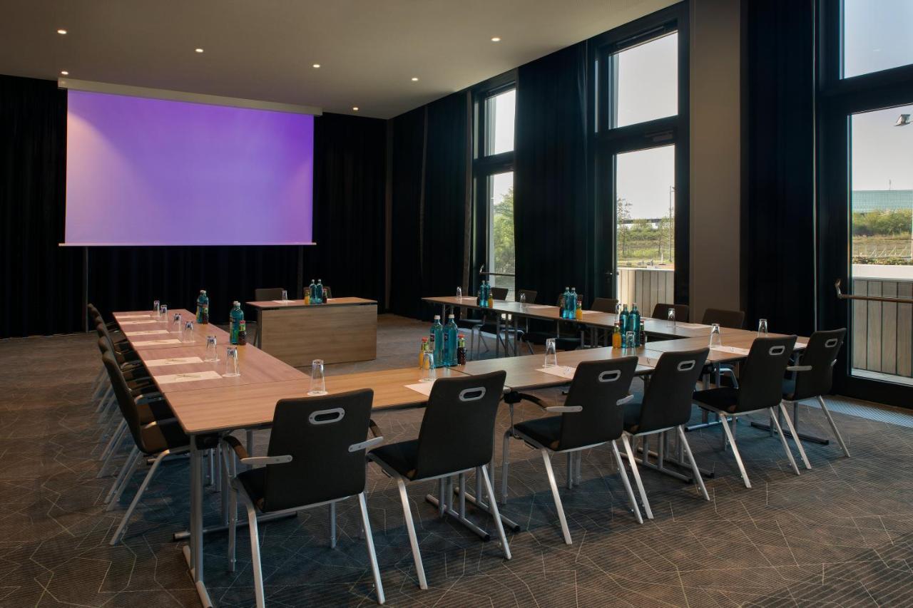 Holiday Inn Frankfurt Airport By Ihg Frankfurt am Main Exterior photo